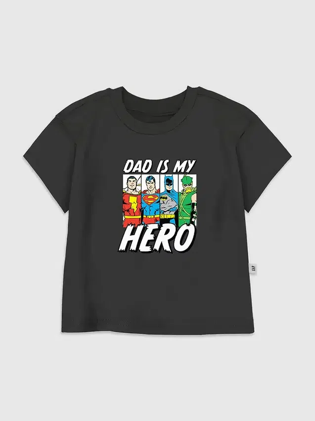 Camiseta con estampado de los héroes de la Liga de la Justicia de DC Comics para niños pequeños