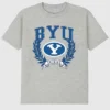 Camiseta con gráfico oscuro de los Laurels de la Universidad Brigham Young