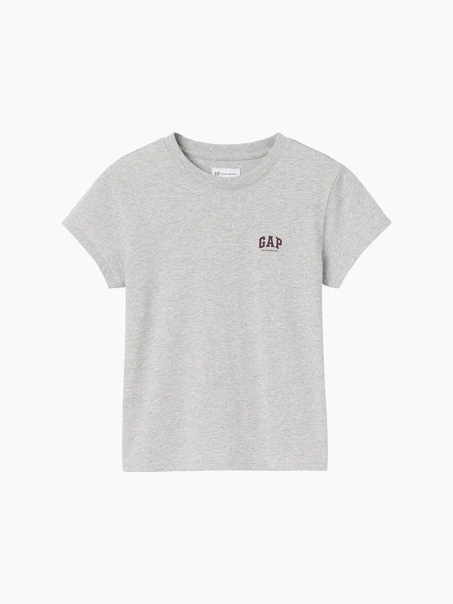 Camiseta con logotipo de algodón orgánico GAP × Victoria Beckham