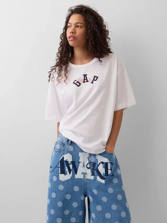 Camiseta con logotipo de corte holgado GAP × Awake Ny
