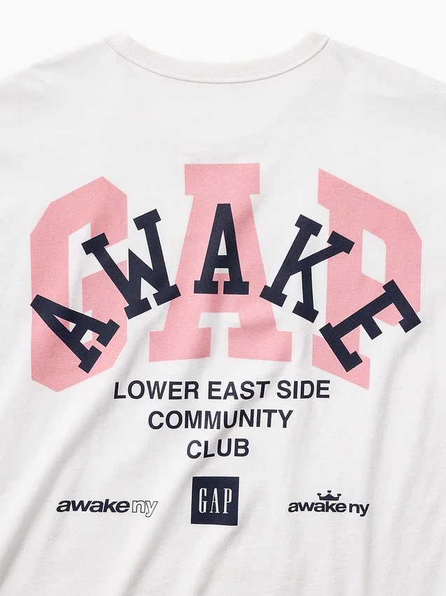 Camiseta con logotipo de corte holgado GAP × Awake Ny
