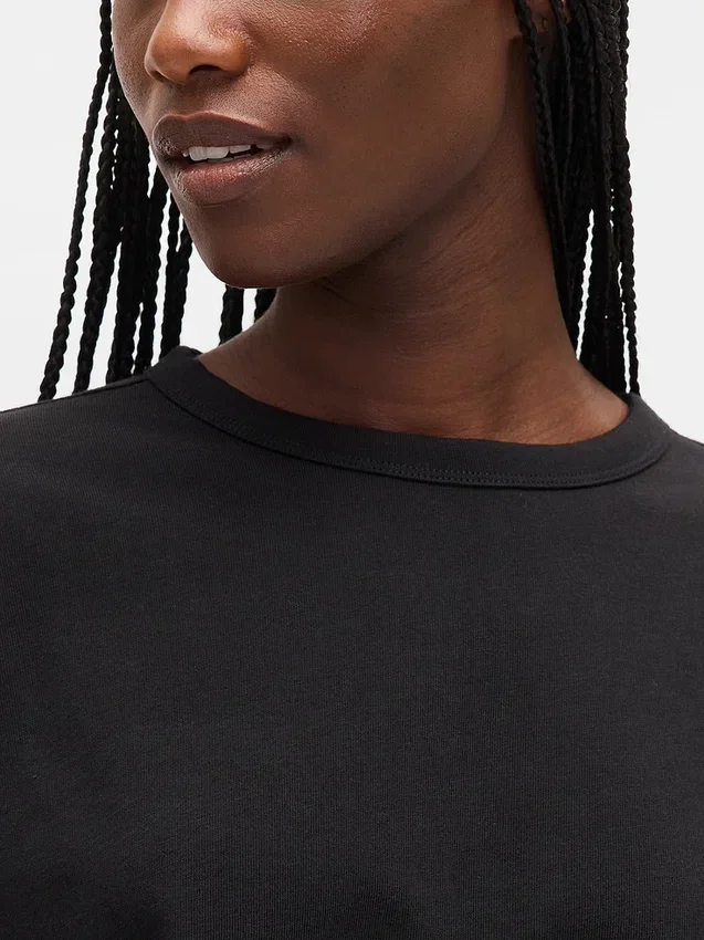 Camiseta corta de tejido grueso