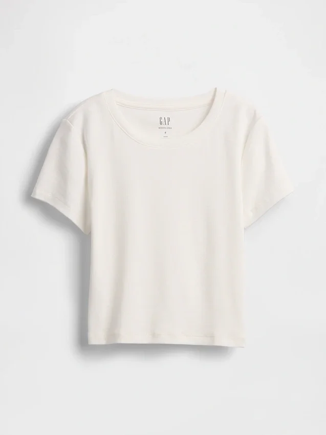 Camiseta corta moderna