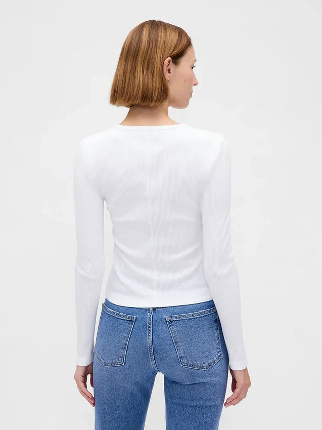 Camiseta corta moderna de canalé compacto