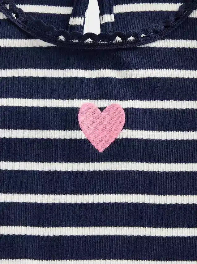 Camiseta de canalé con estampado bordado para bebés y niños