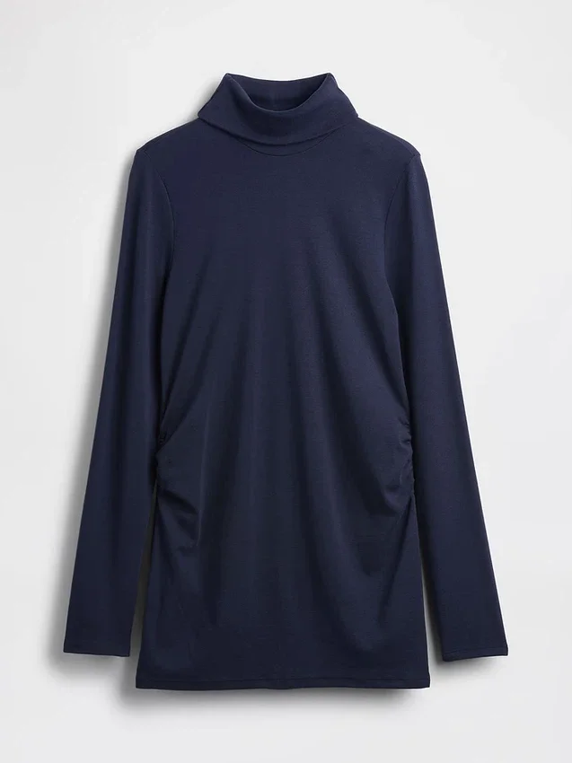 Camiseta de cuello alto premamá moderna