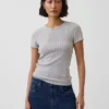 Camiseta de cuello redondo con punto pointelle