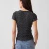 Camiseta de cuello redondo con punto pointelle