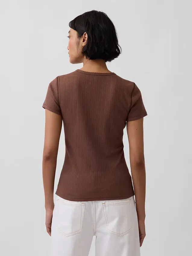 Camiseta de cuello redondo con punto pointelle