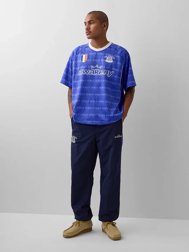 Camiseta de jersey con logotipo oversize de GAP × Awake Ny