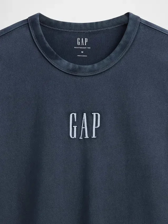 Camiseta de peso grueso con logo y corte holgado