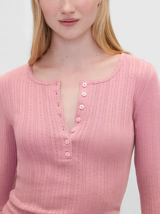 Camiseta de pijama Henley de punto calado de GAP × Summer Fridays