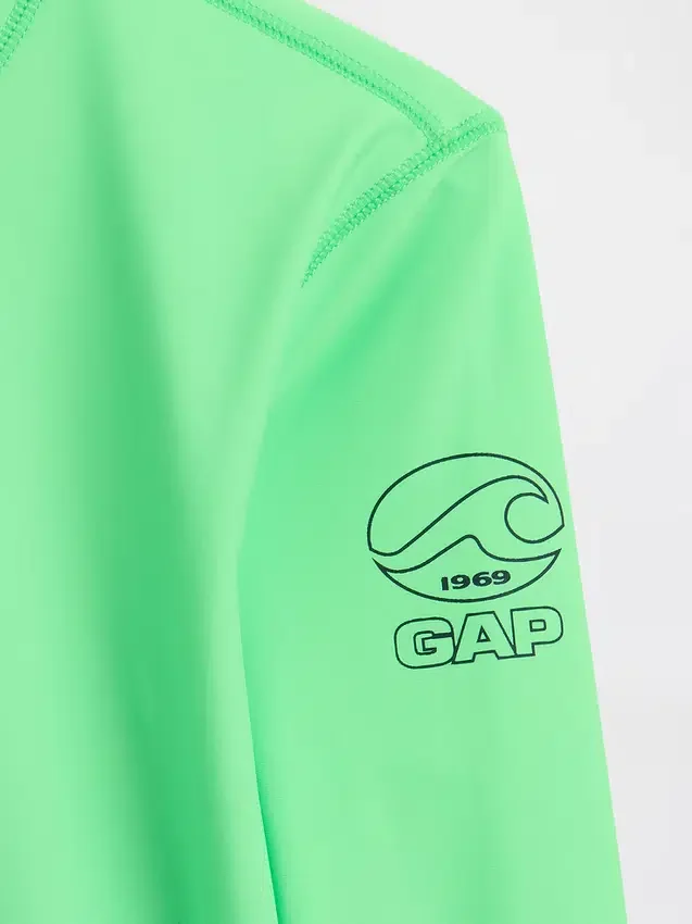 Camiseta de protección solar con logotipo para niños