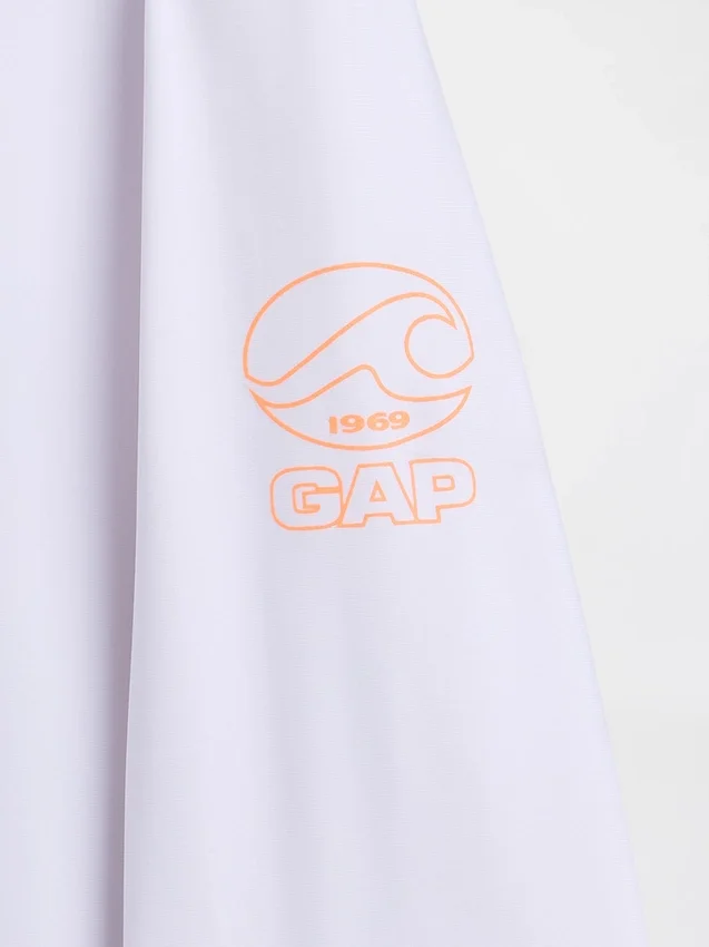Camiseta de protección solar con logotipo para niños