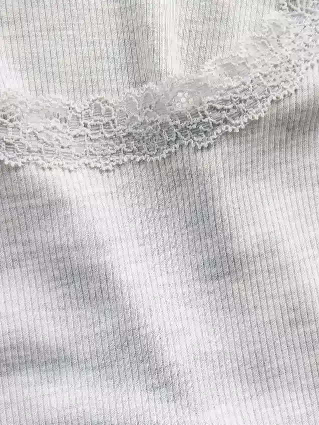 Camiseta de tirantes de pijama con ribete de encaje y canalé fino