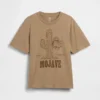 Camiseta gráfica holgada con Snoopy en el desierto de Mojave
