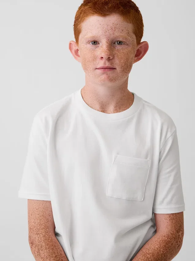 Camiseta infantil con bolsillo