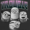 Camiseta infantil con estampado de los Minions en «Trouble»