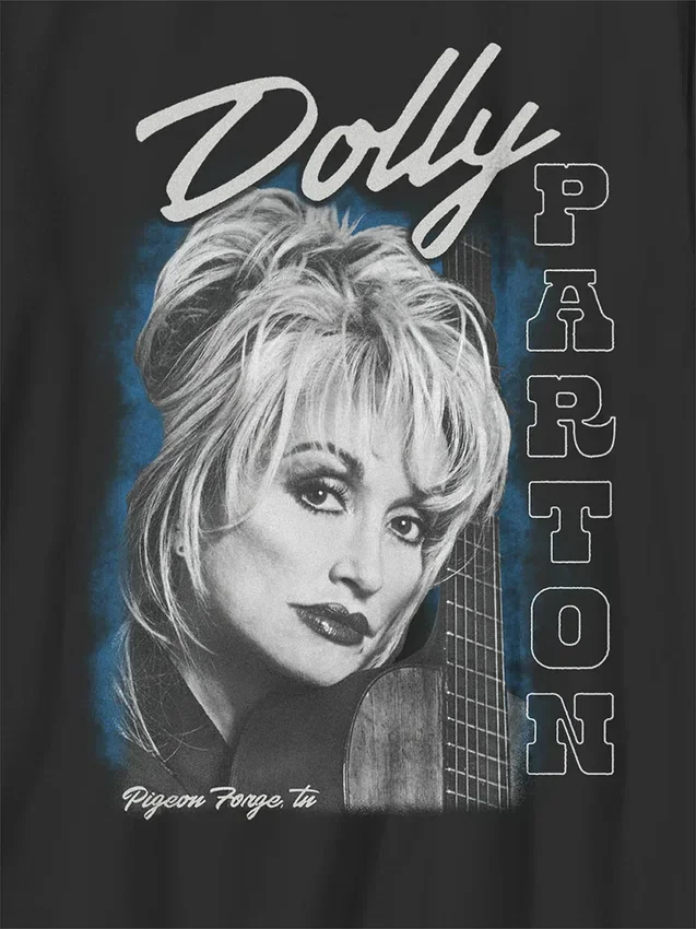 Camiseta infantil con estampado extragrande de Dolly Parton con retrato de guitarra