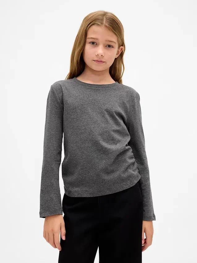 Camiseta infantil con fruncidos laterales