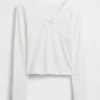 Camiseta infantil con lazo cruzado en el pecho