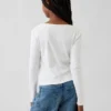 Camiseta infantil con lazo cruzado en el pecho
