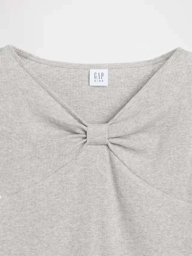 Camiseta infantil con lazo en el cuello