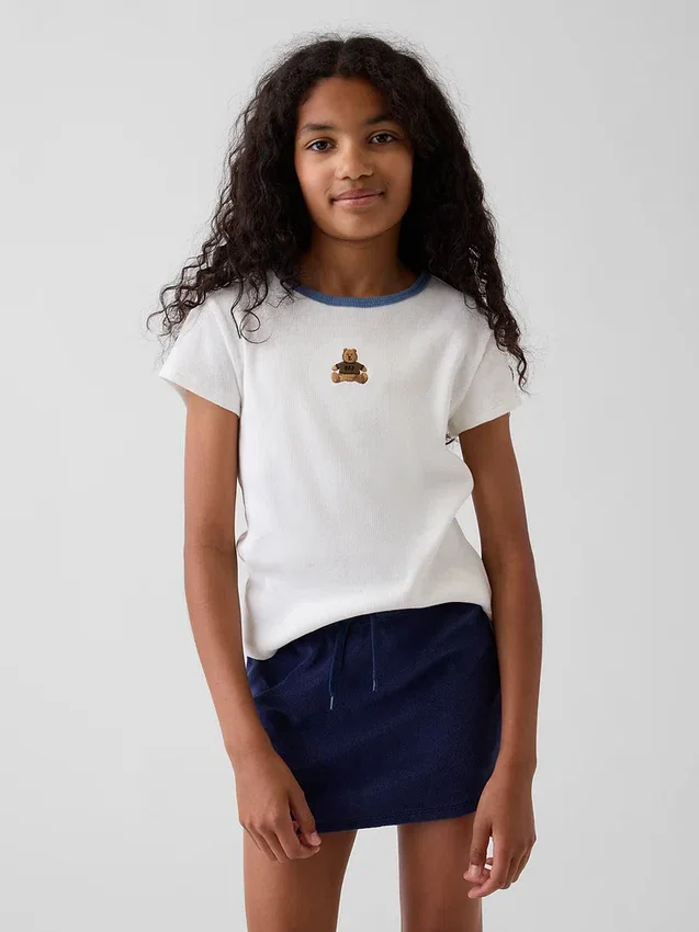 Camiseta infantil de canalé con bordados