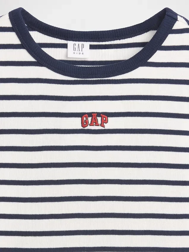 Camiseta infantil de canalé con bordados