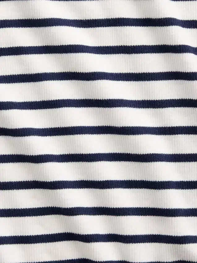 Camiseta infantil de canalé con bordados