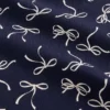 Camiseta infantil de cuello alto acanalado