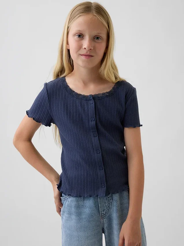 Camiseta infantil de punto calado acanalado con botones en la parte delantera