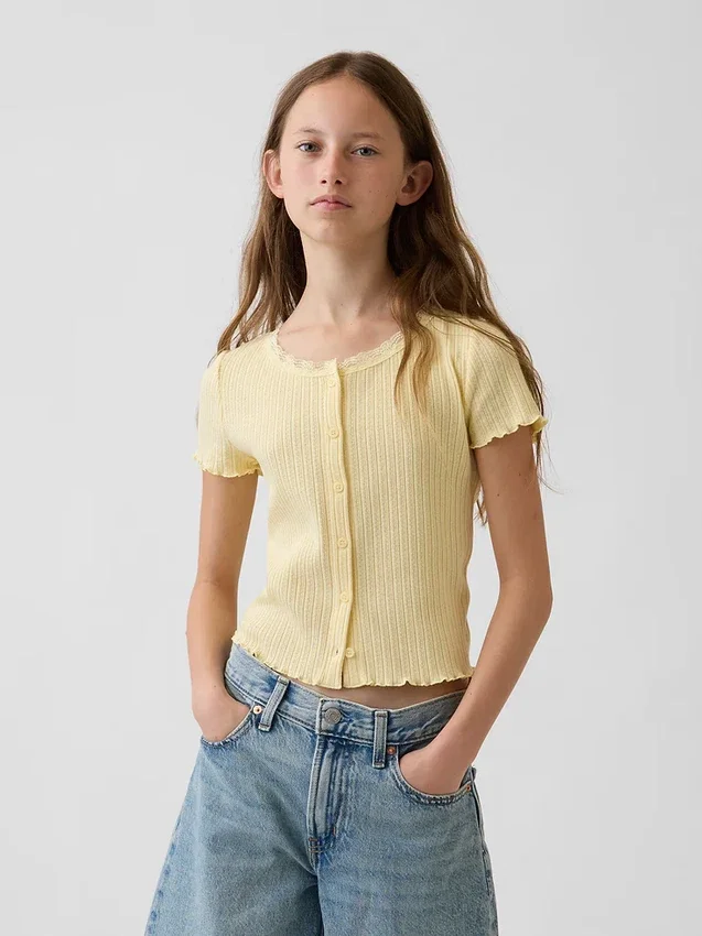 Camiseta infantil de punto calado acanalado con botones en la parte delantera