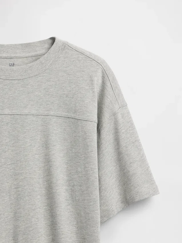 Camiseta infantil de punto grueso con costuras
