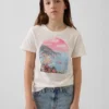Camiseta infantil holgada con estampado gráfico