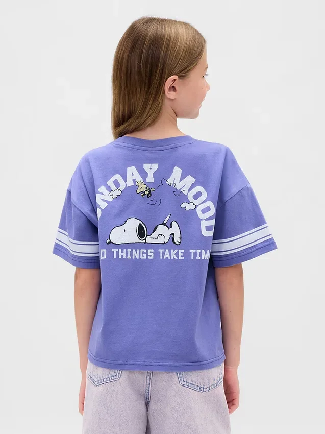 Camiseta infantil oversize con estampado