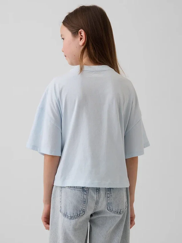 Camiseta infantil oversize con logotipo gráfico
