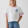 Camiseta infantil oversize de corte cuadrado con estampado gráfico