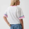 Camiseta infantil oversize de corte cuadrado con estampado gráfico