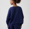 Camiseta infantil oversize de tejido grueso con costuras
