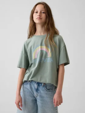 Camiseta infantil oversize tipo túnica con estampado