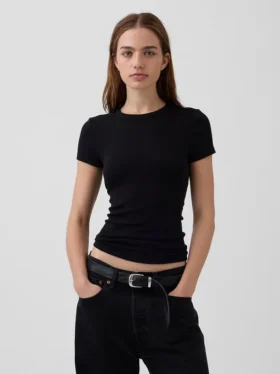 Camiseta moderna de cuello redondo