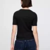 Camiseta moderna de cuello redondo