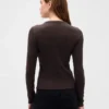 Camiseta moderna de cuello redondo