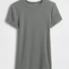 Camiseta moderna de cuello redondo