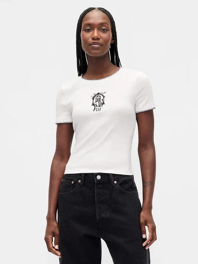 Camiseta moderna entallada «La pesadilla antes de Navidad» de Tim Burton, de GAP × Disney