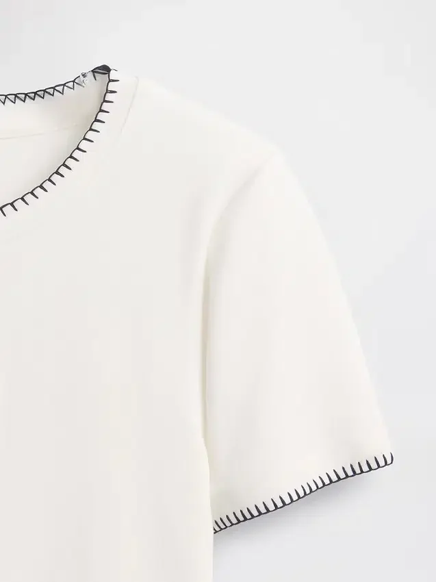 Camiseta moderna entallada «La pesadilla antes de Navidad» de Tim Burton, de GAP × Disney
