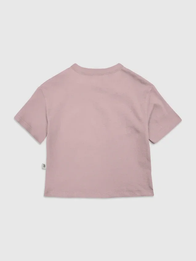 Camiseta con estampado «Dino Hearts» para niños pequeños