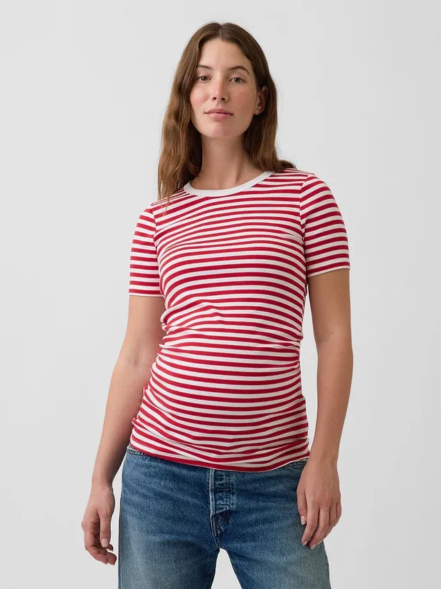 Camiseta premamá moderna de cuello redondo