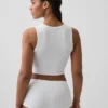 Camiseta sin costuras de canalé corta
